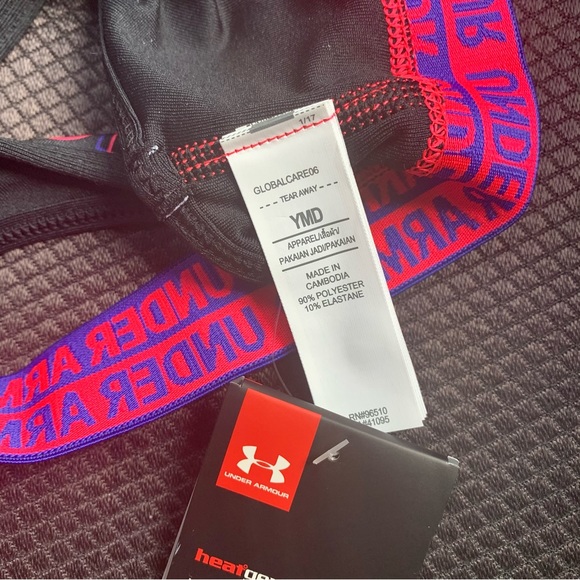 Under Armour Youth HeatGear Armour Printed Novelty Sports Bra, size Medium - Picture 6 of 8